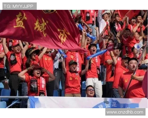 足球明星之子在比赛中精彩进球引发全场欢呼父亲自豪点赞 足球明星之子在比赛中精彩进球引发全场欢呼父亲自豪点赞